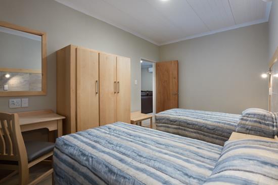 Gariep, A Forever Resort: 4-Sleeper Chalet. 2 bedrooms (1 double bed & 2 single beds)